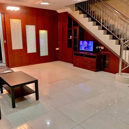 Awani Homestay Seberang Jaya Permatang Janggus Extérieur photo