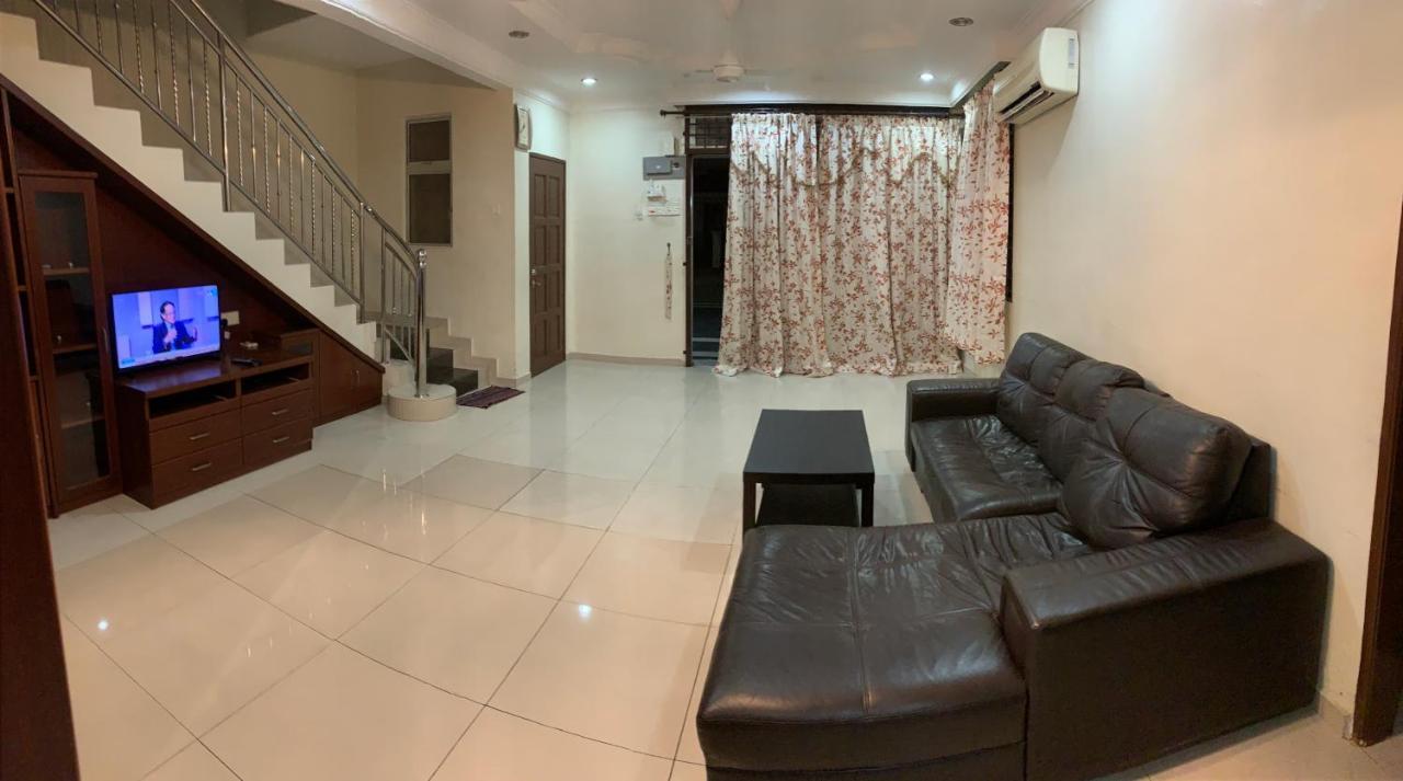 Awani Homestay Seberang Jaya Permatang Janggus Extérieur photo